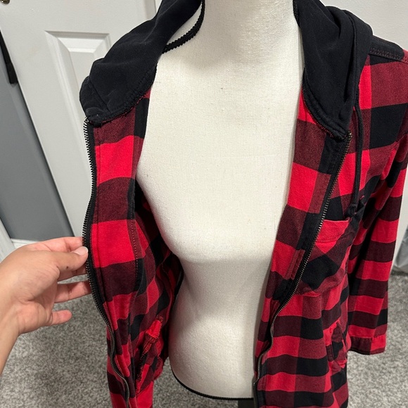 Red and Black Plaid Hooded Jacket - Picture 9 of 10